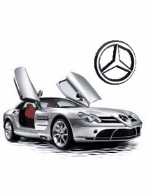 Серебристый суперкар Mercedes-Benz SLR McLaren с открытыми дверями-крыльями на белом фоне. Изображение премиального спортивного автомобиля и логотипа Benz. Анимированная открытка Скачать анимированные фото Изображение представляет собой стилизованный рисунок серебристого спортивного автомобиля Mercedes-Benz SLR McLaren с характерными дверями типа «крыло чайки». На белом фоне автомобиль изображен в динамичной позе, подчеркивающей его аэродинамичный дизайн и роскошь. В верхнем правом углу расположен крупный узнаваемый логотип Mercedes-Benz