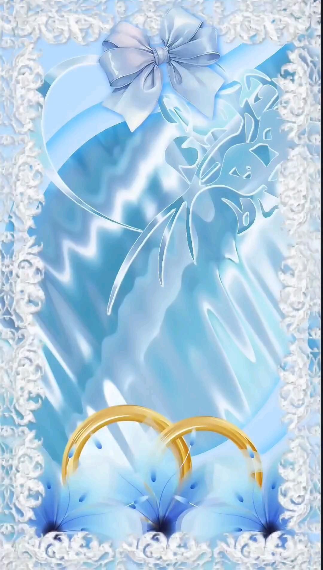 Открытка с днем свадьбы. фон two gold wedding rings sitting next to each other on a blue and white wallpaper